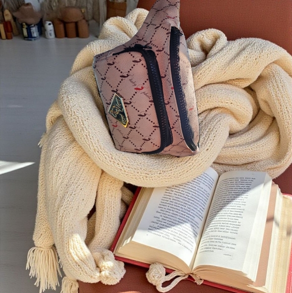 Baby Phat Sling Bag Fanny Back EUC Adjustable - Picture 2 of 4